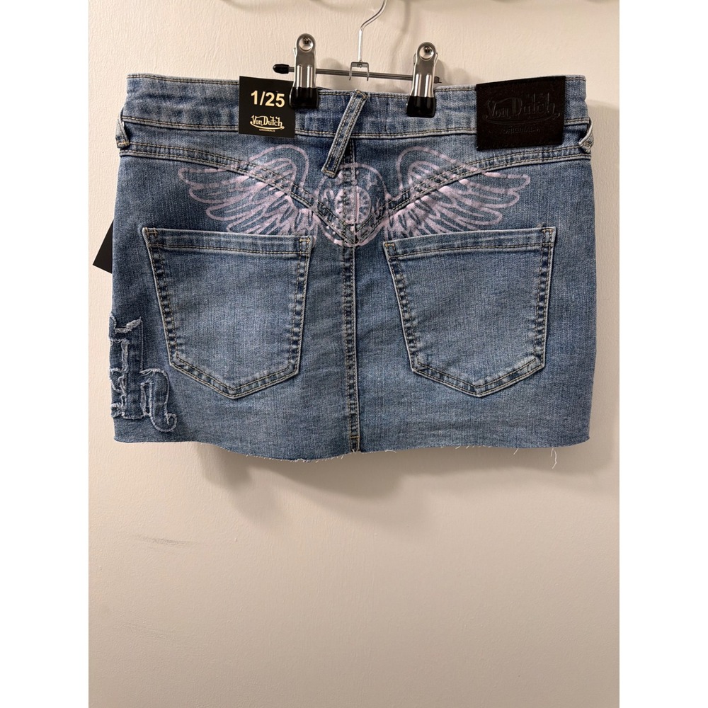 Von Dutch Y2K Denim Mini Skirt Medium Wash Logo Patches Wings NWT Size 1/25 - Picture 2 of 5
